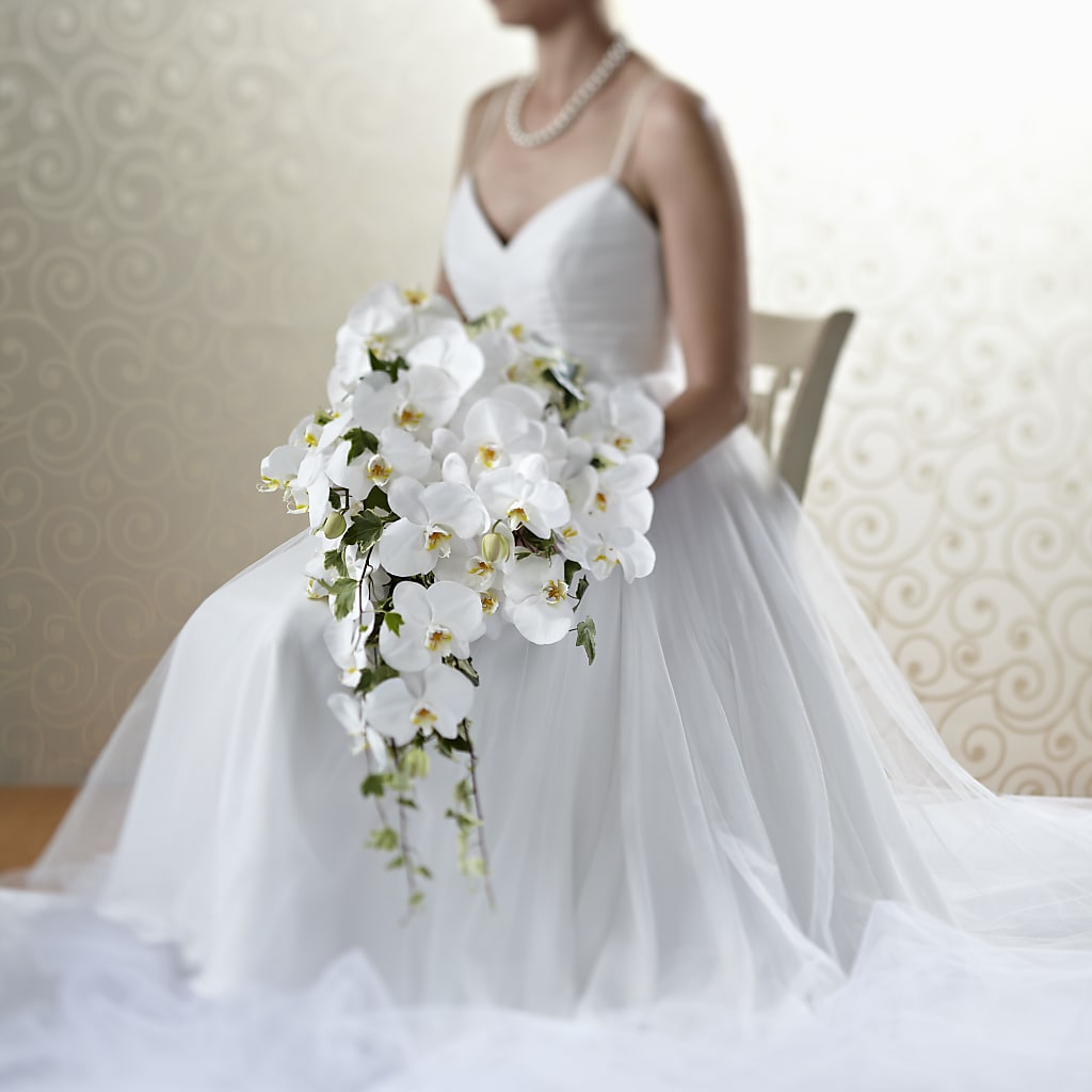 Classic White Bouquet – Jen-mor Florist Inc, Dover DE