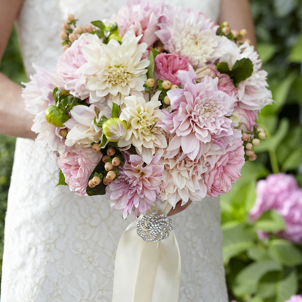 Heart's Promise Bouquet – Jen-mor Florist Inc, Dover DE