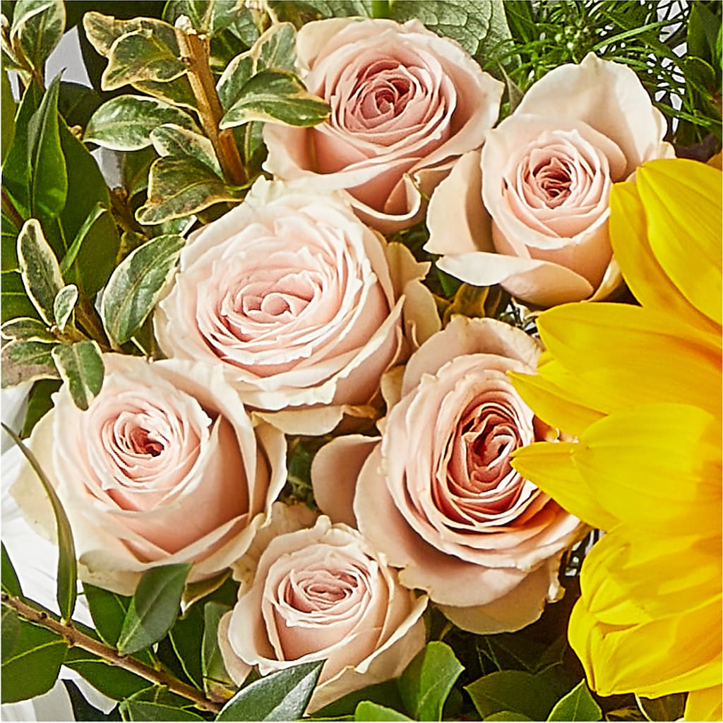 The Good Life Bouquet –  Jen-mor Florist Inc, Dover DE