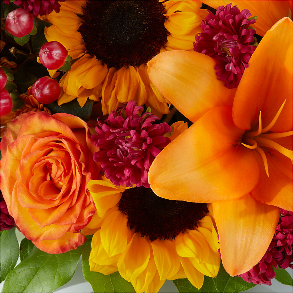 Grateful Centerpiece –  Jen-mor Florist Inc, Dover DE