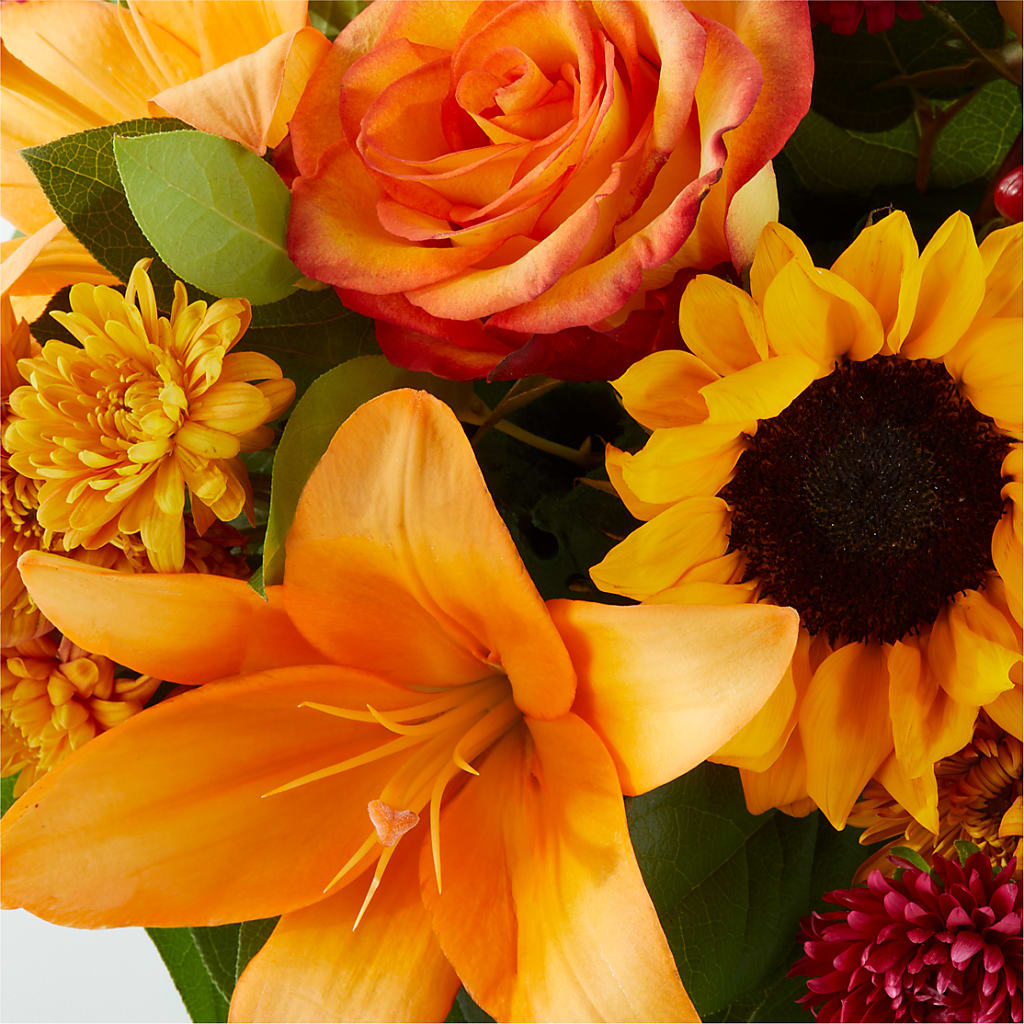Grateful Centerpiece –  Jen-mor Florist Inc, Dover DE